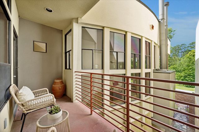 6322 Haskell Street B, Houston, TX 77007
