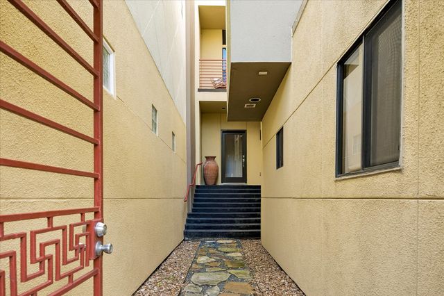 6322 Haskell Street B, Houston, TX 77007