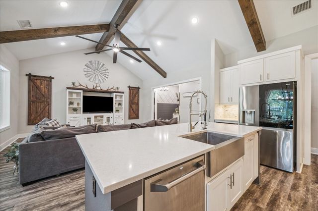 9457 Parkview Drive, Waller, TX 77484