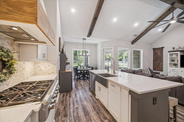 9457 Parkview Drive, Waller, TX 77484