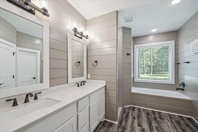 9457 Parkview Drive, Waller, TX 77484