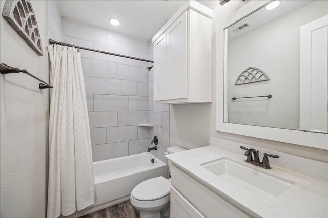 9457 Parkview Drive, Waller, TX 77484