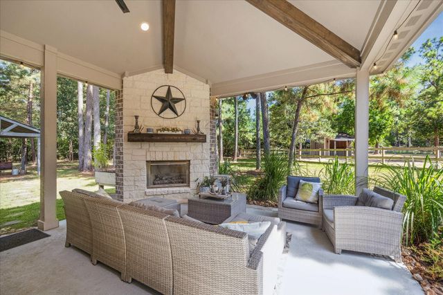 9457 Parkview Drive, Waller, TX 77484