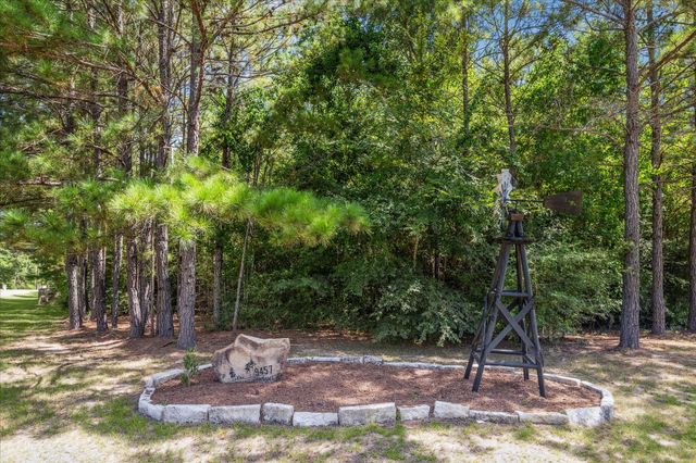 9457 Parkview Drive, Waller, TX 77484