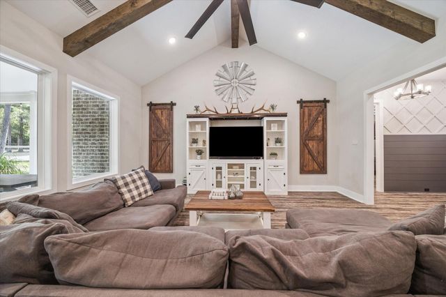 9457 Parkview Drive, Waller, TX 77484