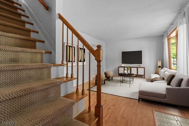 9 Rutan Pl, Bloomfield Twp., NJ 07003