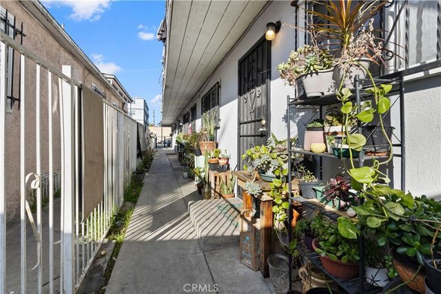 1622 Firestone Boulevard, Los Angeles, CA 90001