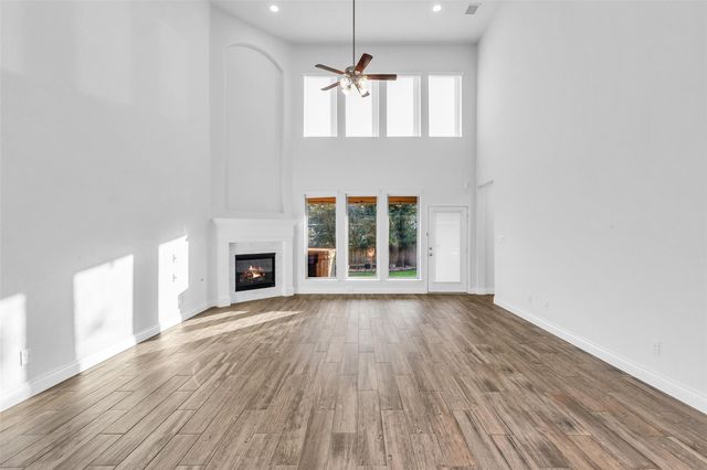 138 S Carson Cub Court, Montgomery, TX 77316