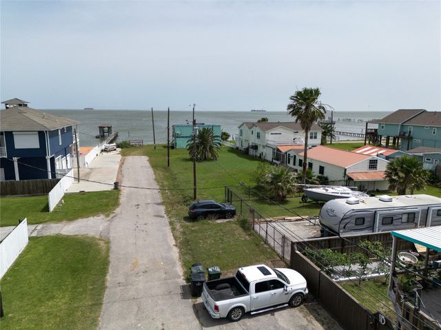 1917 Avenue A, Dickinson, TX 77539