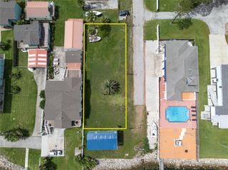 1917 Avenue A, Dickinson, TX 77539