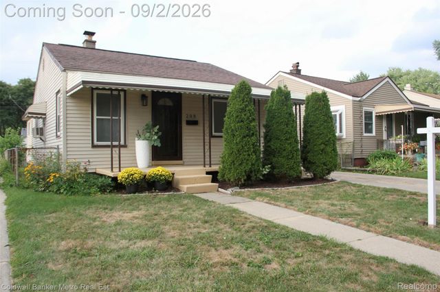 208 W Fairmount Avenue, Pontiac, MI 48340