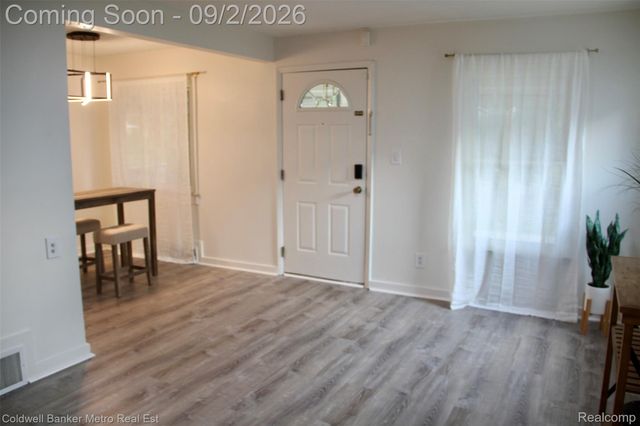 208 W Fairmount Avenue, Pontiac, MI 48340
