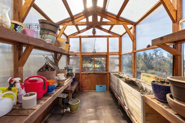 421 Sunset Beach Road, Klamath Falls, OR 97601