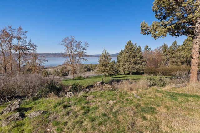 421 Sunset Beach Road, Klamath Falls, OR 97601