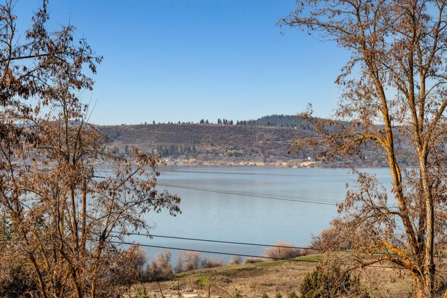 421 Sunset Beach Road, Klamath Falls, OR 97601