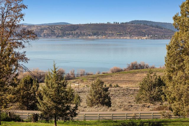421 Sunset Beach Road, Klamath Falls, OR 97601
