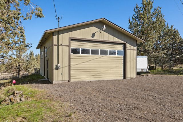 421 Sunset Beach Road, Klamath Falls, OR 97601