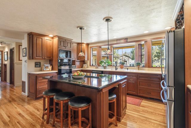 421 Sunset Beach Road, Klamath Falls, OR 97601