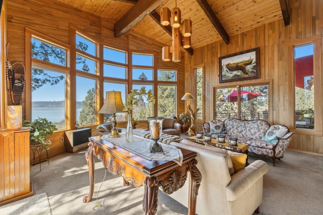 421 Sunset Beach Road, Klamath Falls, OR 97601