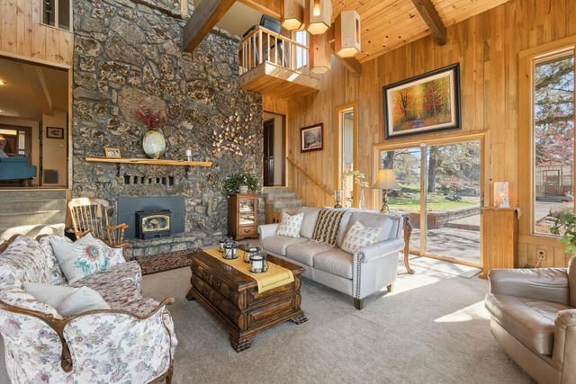 421 Sunset Beach Road, Klamath Falls, OR 97601