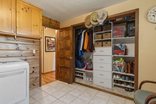 421 Sunset Beach Road, Klamath Falls, OR 97601