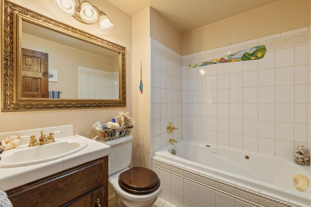 421 Sunset Beach Road, Klamath Falls, OR 97601