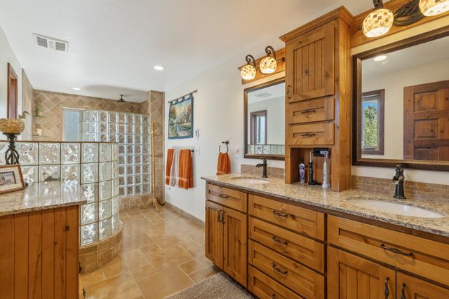 421 Sunset Beach Road, Klamath Falls, OR 97601