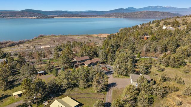 421 Sunset Beach Road, Klamath Falls, OR 97601