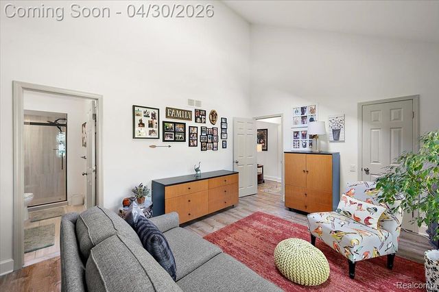 42228 Lochmoor Street, Clinton Charter Township, MI 48038