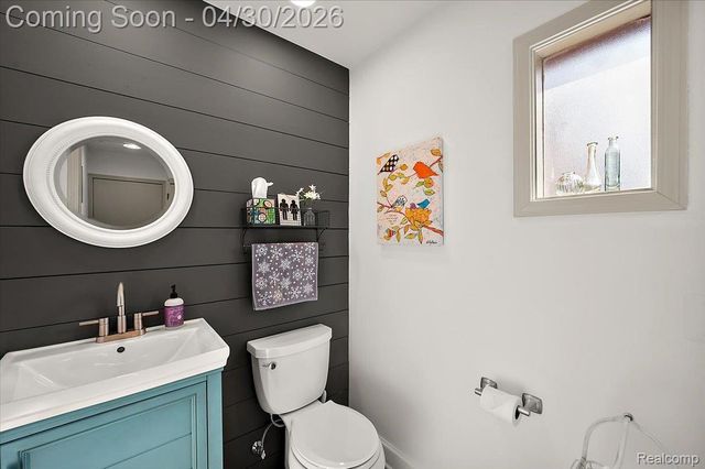 42228 Lochmoor Street, Clinton Charter Township, MI 48038