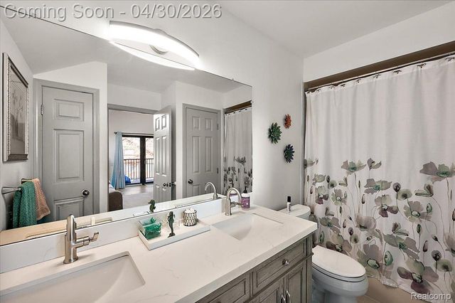 42228 Lochmoor Street, Clinton Charter Township, MI 48038