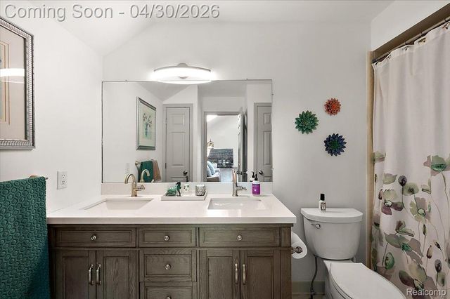 42228 Lochmoor Street, Clinton Charter Township, MI 48038