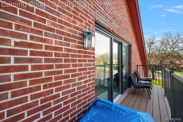 42228 Lochmoor Street, Clinton Charter Township, MI 48038