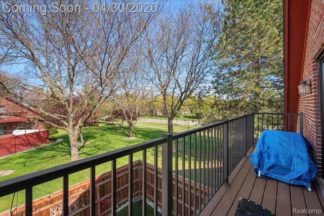 42228 Lochmoor Street, Clinton Charter Township, MI 48038