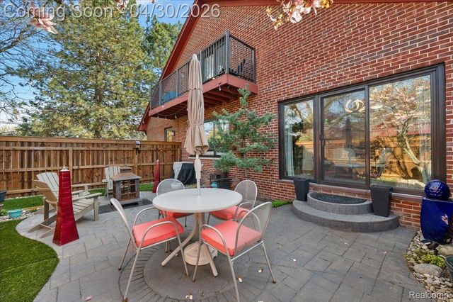 42228 Lochmoor Street, Clinton Charter Township, MI 48038