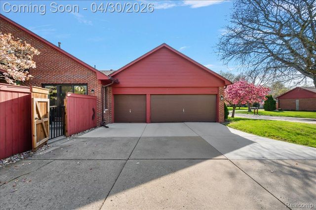 42228 Lochmoor Street, Clinton Charter Township, MI 48038