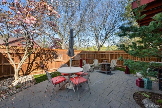 42228 Lochmoor Street, Clinton Charter Township, MI 48038