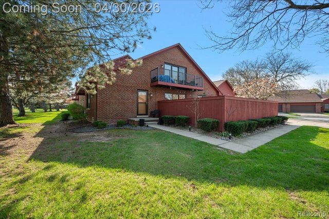 42228 Lochmoor Street, Clinton Charter Township, MI 48038