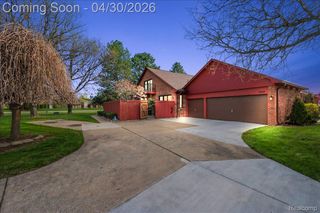 42228 Lochmoor Street, Clinton Charter Township, MI 48038