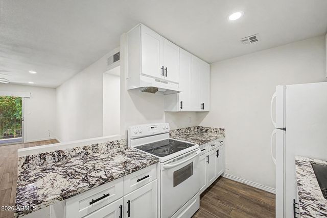 5525 E THOMAS Road M23, Phoenix, AZ 85018
