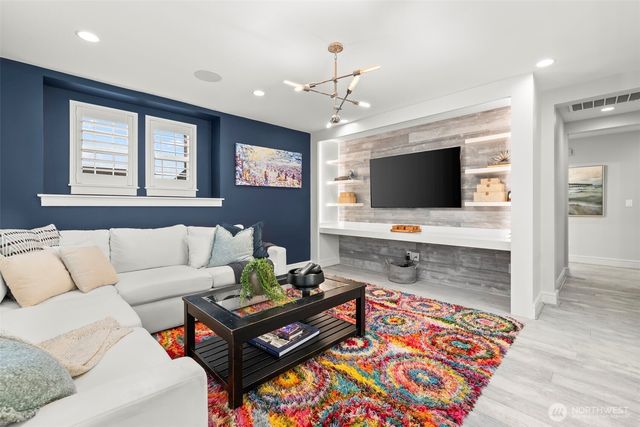 13301 55th Avenue NW, Gig Harbor, WA 98332