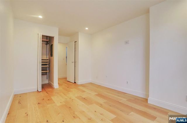 1111 River Road G7, Edgewater, NJ 07020
