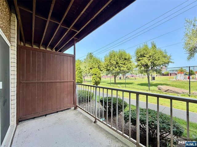1111 River Road G7, Edgewater, NJ 07020