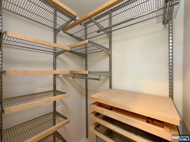 1111 River Road G7, Edgewater, NJ 07020