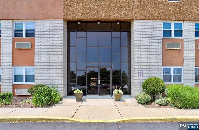 1111 River Road G7, Edgewater, NJ 07020