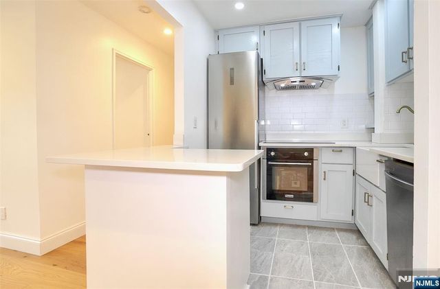 1111 River Road G7, Edgewater, NJ 07020