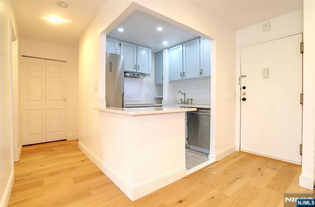 1111 River Road G7, Edgewater, NJ 07020