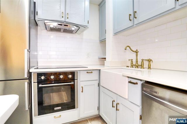1111 River Road G7, Edgewater, NJ 07020