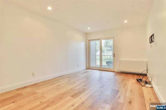 1111 River Road G7, Edgewater, NJ 07020
