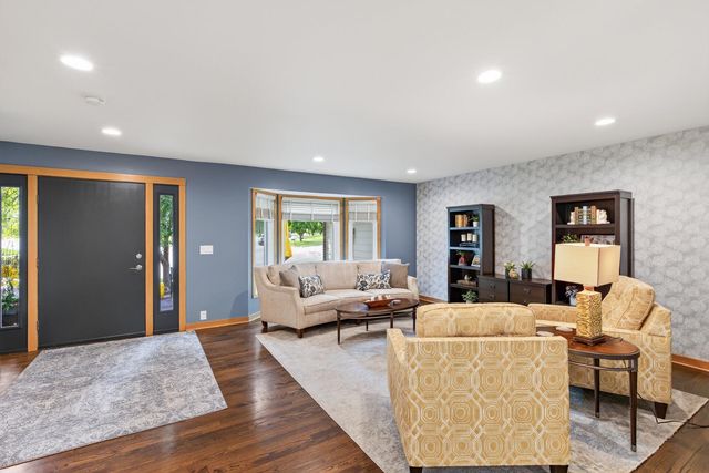 7501 W 84th Street, Bloomington, MN 55438